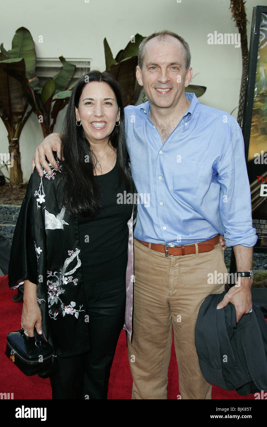 TOMAS ARANA & WIFE BOURME SUPREMACY WORLD PREMIE ARCLIGHT CINEMA HOLLYWOD LOS ANGELES USA 15 July 2004 Stock Photo