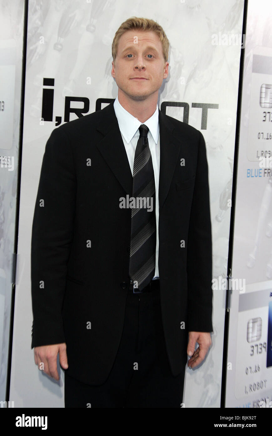 This I, Robot Performance Will Leave You Speechless (Alan Tudyk) - zc0xmts