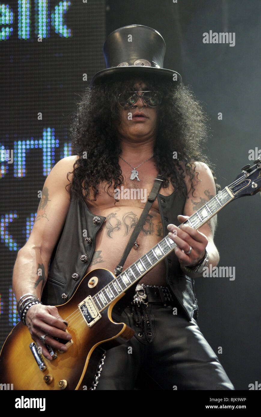 Slash guns n roses hi-res stock photography and images - Alamy