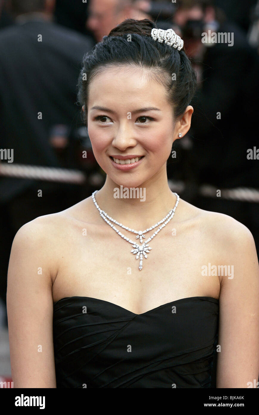 ZHANG ZIYI CANNES 2005 CANNES FRANCE 21 May 2005 Stock Photo