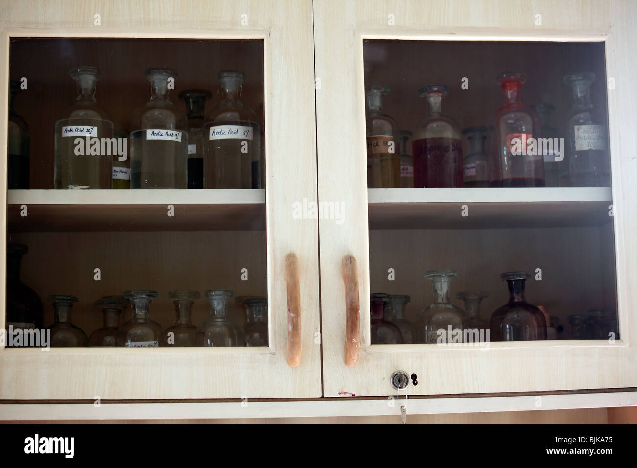 Reagents laboratory almirah chemicals shelf shelfs "laboratory