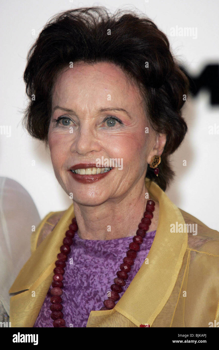 LESLIE CARON CANNES FILM FESTIVAL 2004 CANNES FRANCE 20 May 2004 Stock Photo