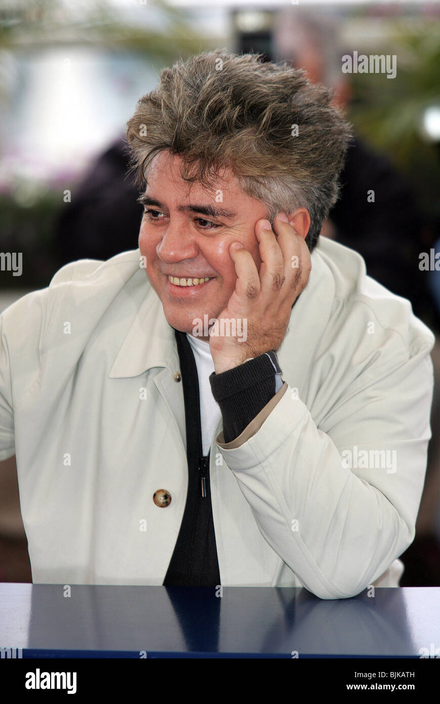 PEDRO ALMODOVAR CANNES FILM FESTIVAL 2004 CANNES FRANCE 12 May 2004 Stock Photo