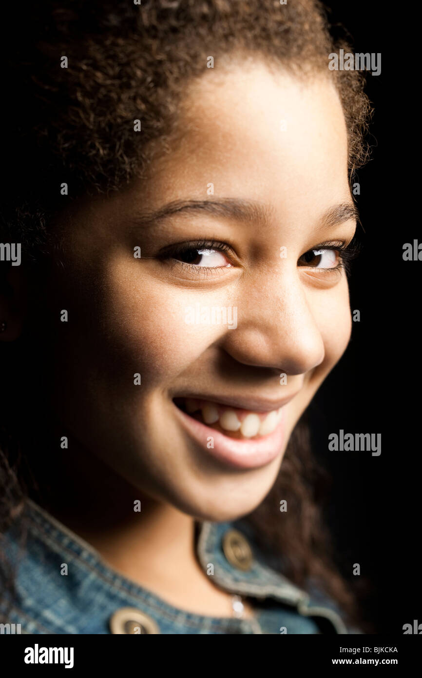 African american girl smiling hi-res stock photography and images - Alamy