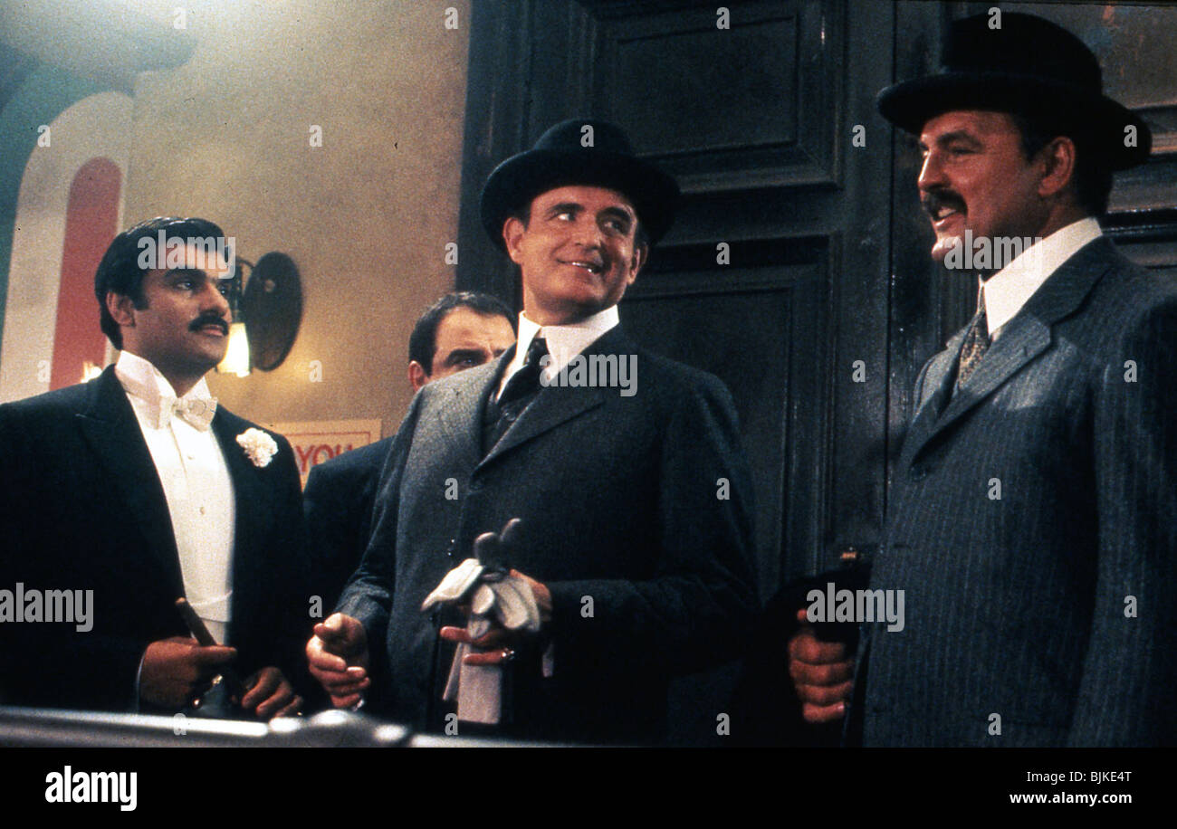 JOHNNY DANGEROUSLY (1984) PETER BOYLE AMY HECKERLING (DIR) 003 Stock
