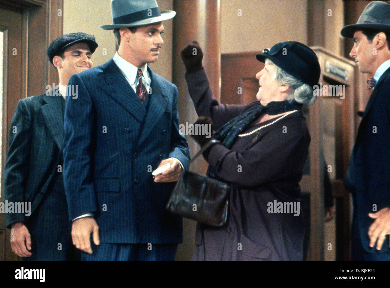 JOHNNY DANGEROUSLY (1984) JOE PISCOPO AMY HECKERLING (DIR) 006 Stock