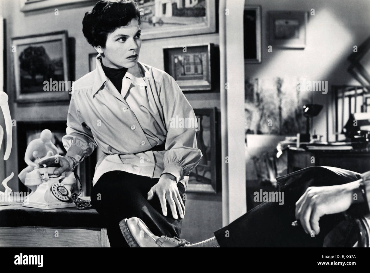 HIGH TREASON (1951) ROY BOULTING (DIR) 007 Stock Photo