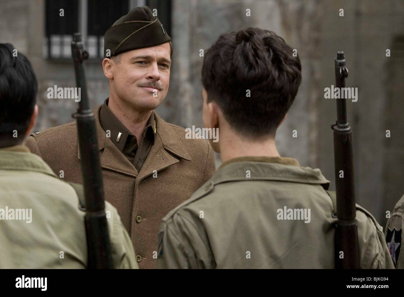 INGLOURIOUS BASTERDS (2009) BRAD PITT QUENTIN TARANTINO (DIR) 002 Stock