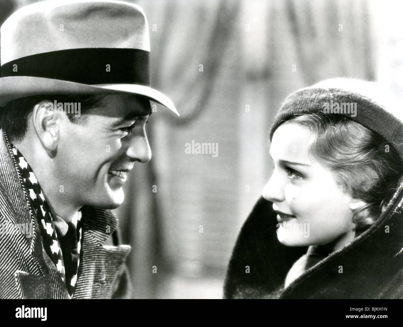 THE WEDDING NIGHT (1935) GARY COOPER, ANNA STERN KING VIDOR (DIR) 002 Stock Photo