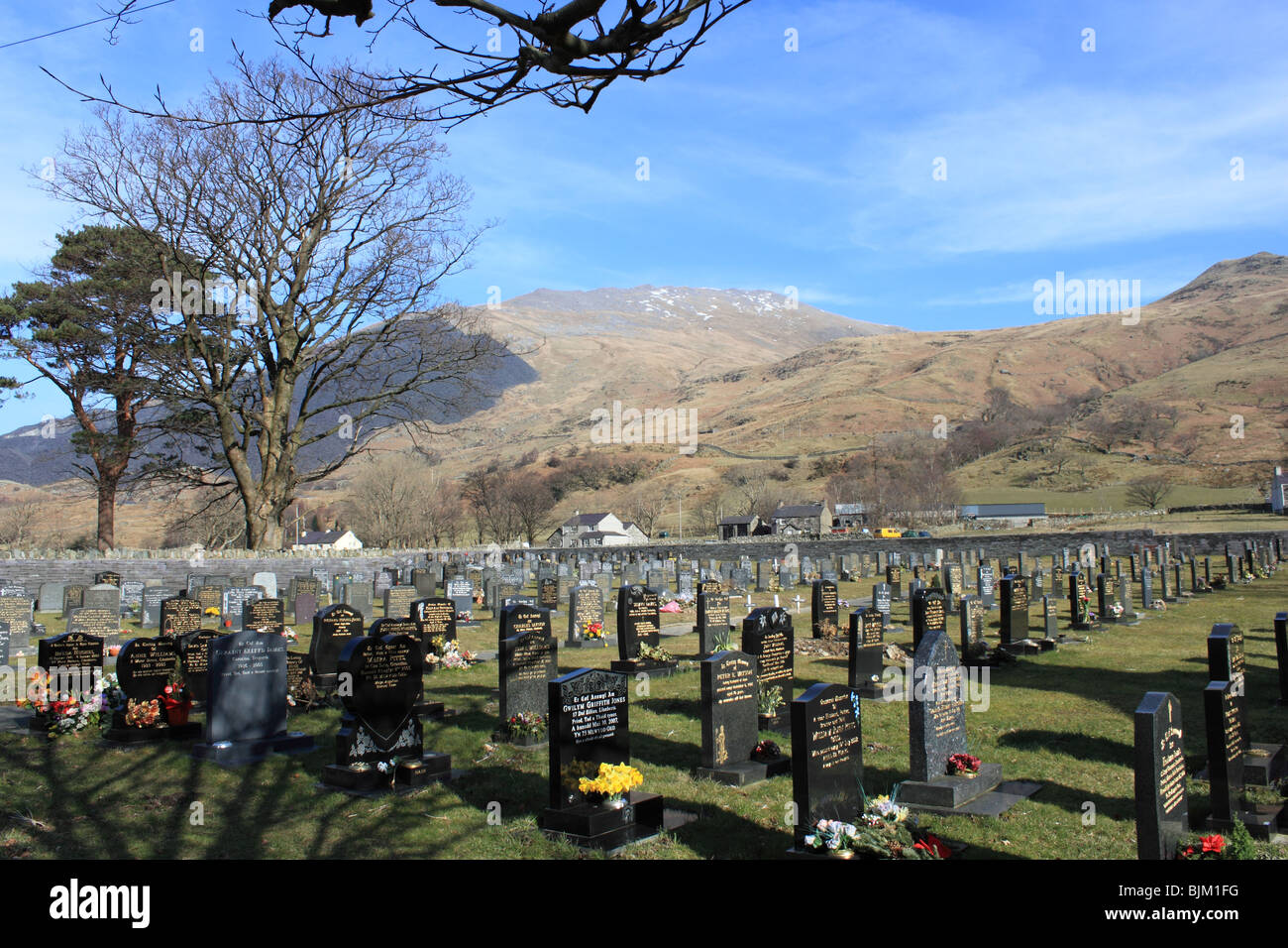 Graveyard in Nant Peris (Old Llanberis), Llanberis Pass, Snowdonia National Park, Gwynedd, Wales, United Kingdom, UK, Europe Stock Photo