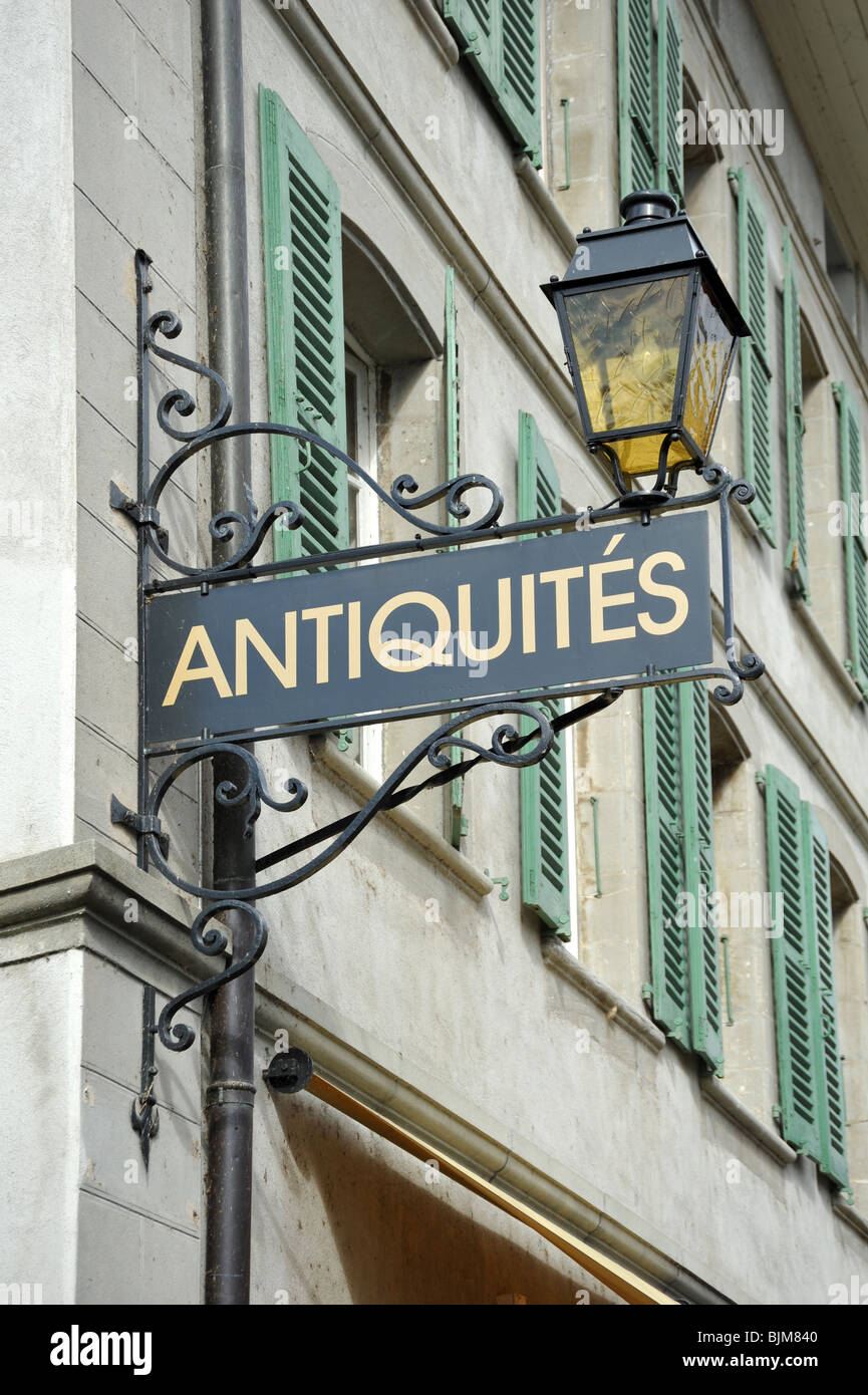 The town of Nyon in Switzerland on the bank of Lake Geneva is well