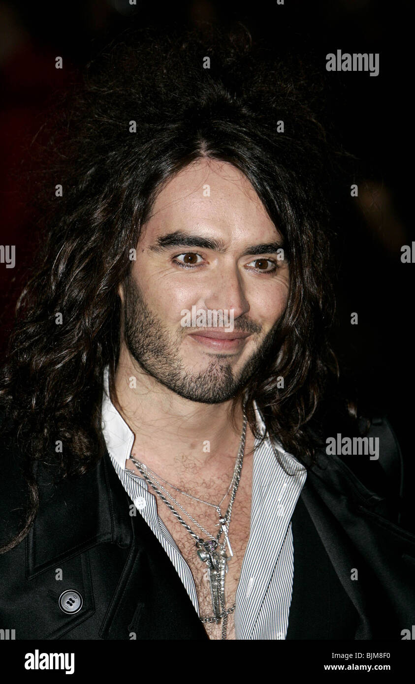 RUSSELL BRAND THE WORLD PREMIERE OF ST.TRINIANS THE EMPIRE LEICESTER SQUARE LONDON ENGLAND 10 December 2007 Stock Photo