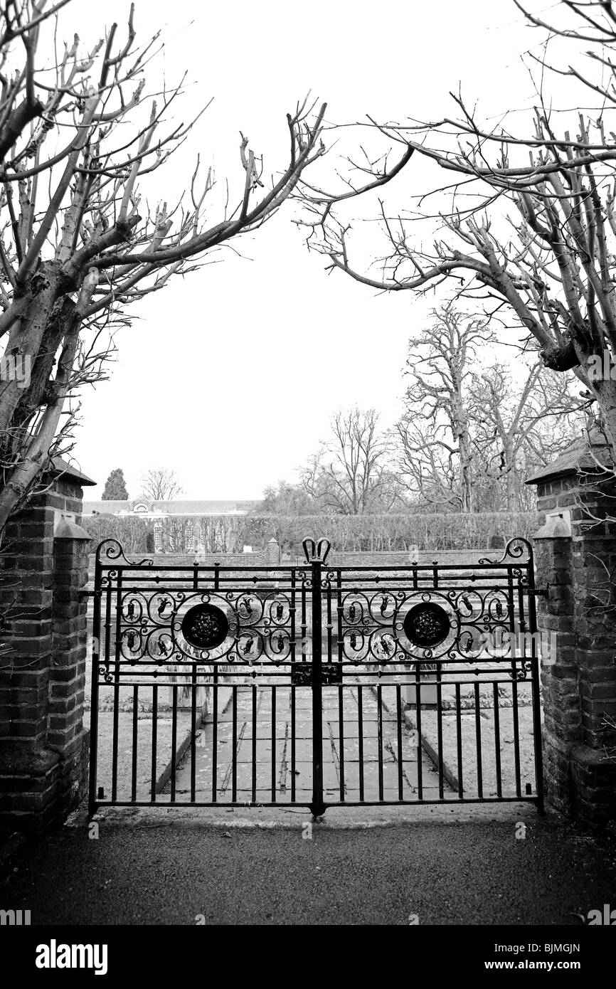 Gate and trees. Black and white Stock Photo - Alamy
