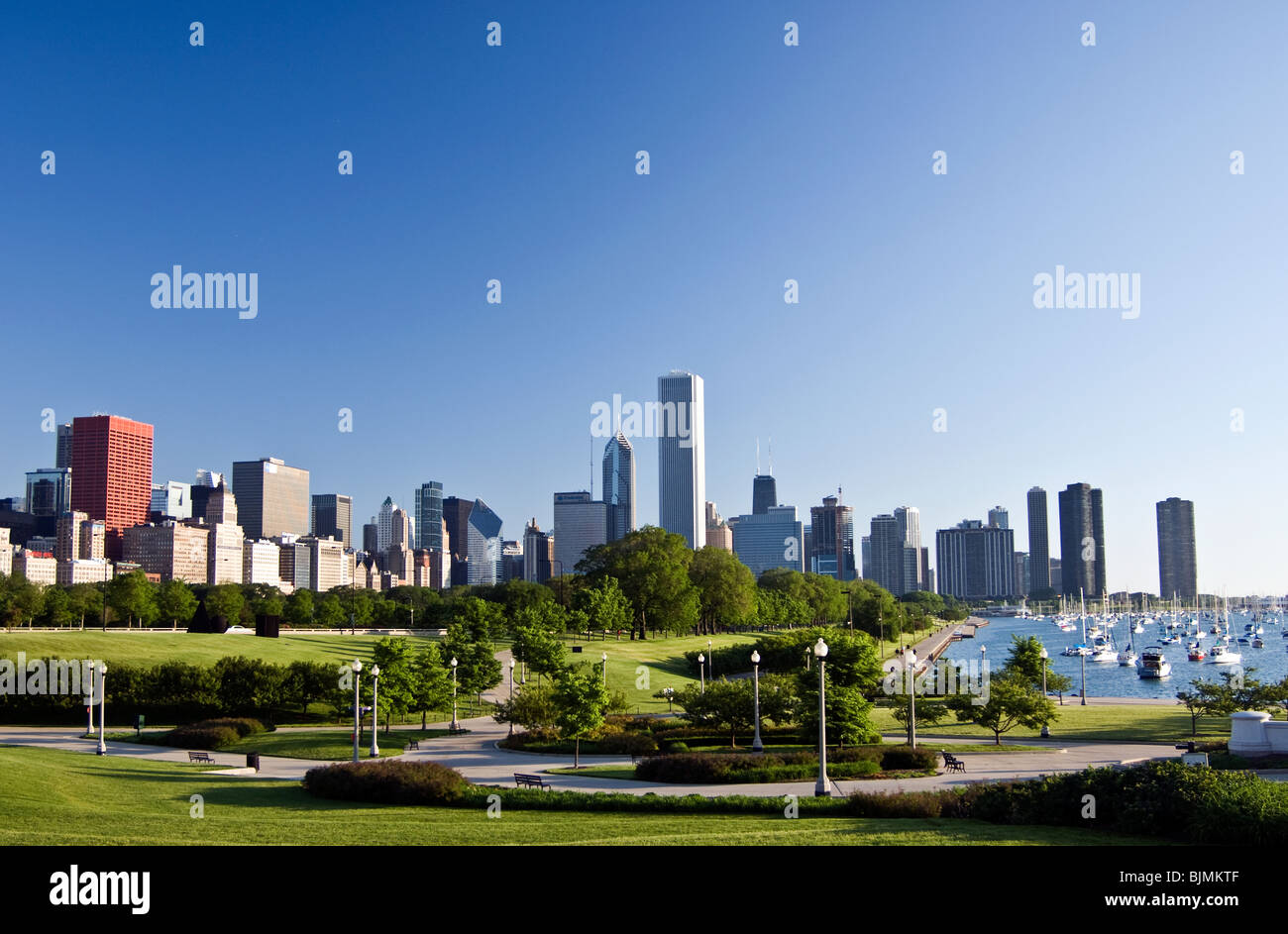 Chicago Skyline and Grant Park Stock Photo - Alamy