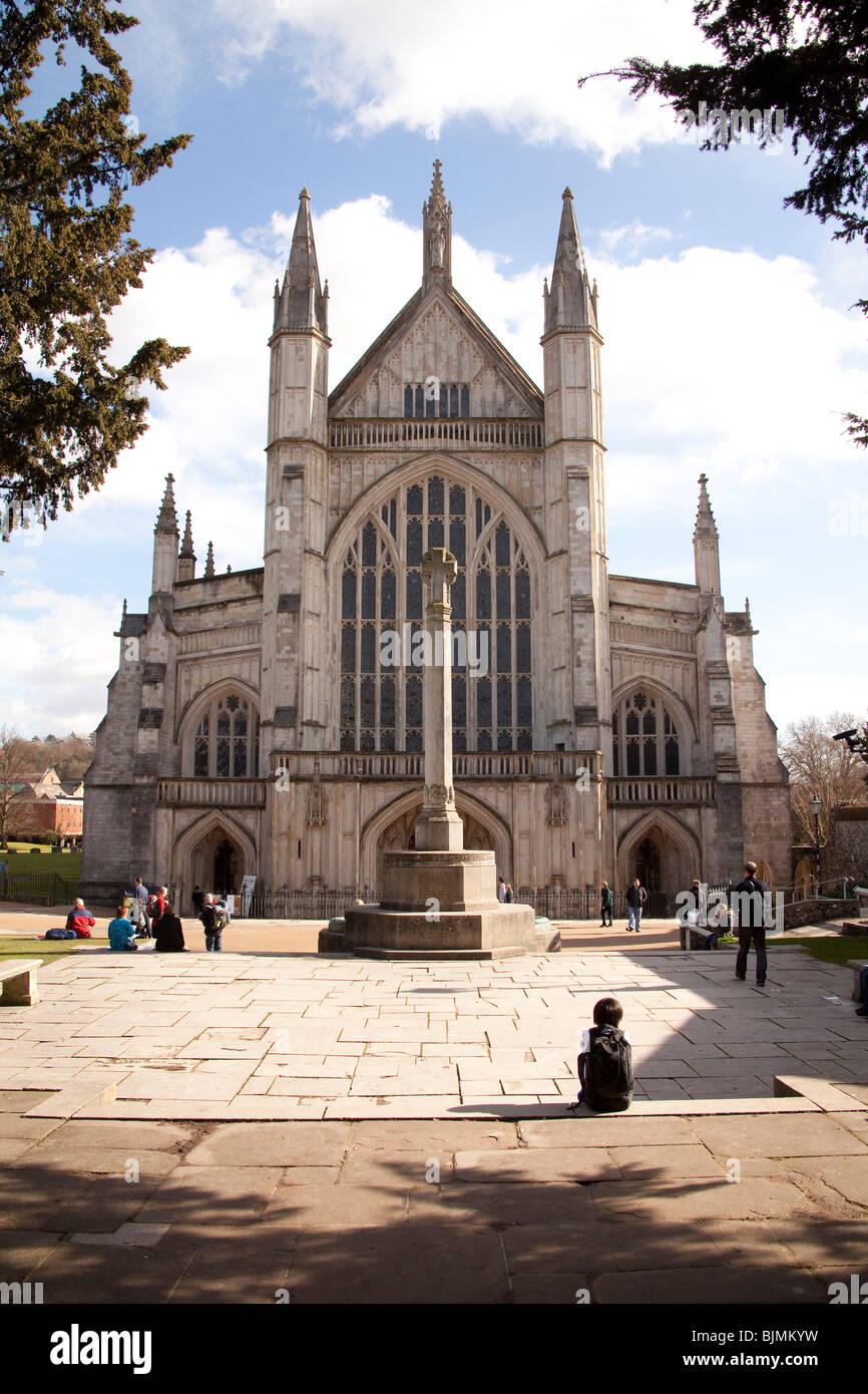 Old winchester cathedral hi-res stock photography and images - Alamy