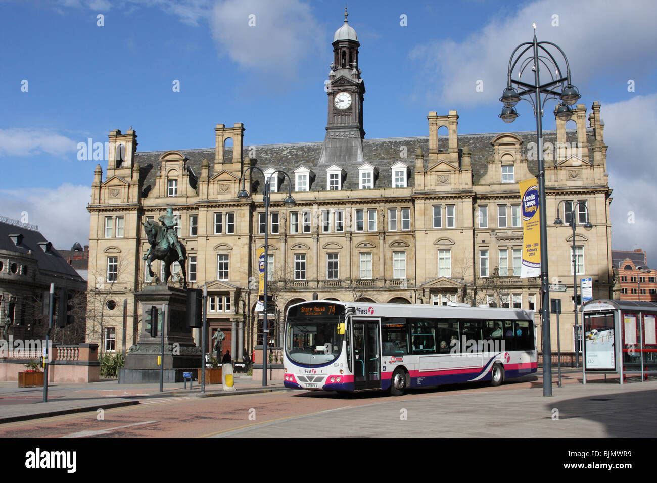Leeds city center hi-res stock photography and images - Alamy