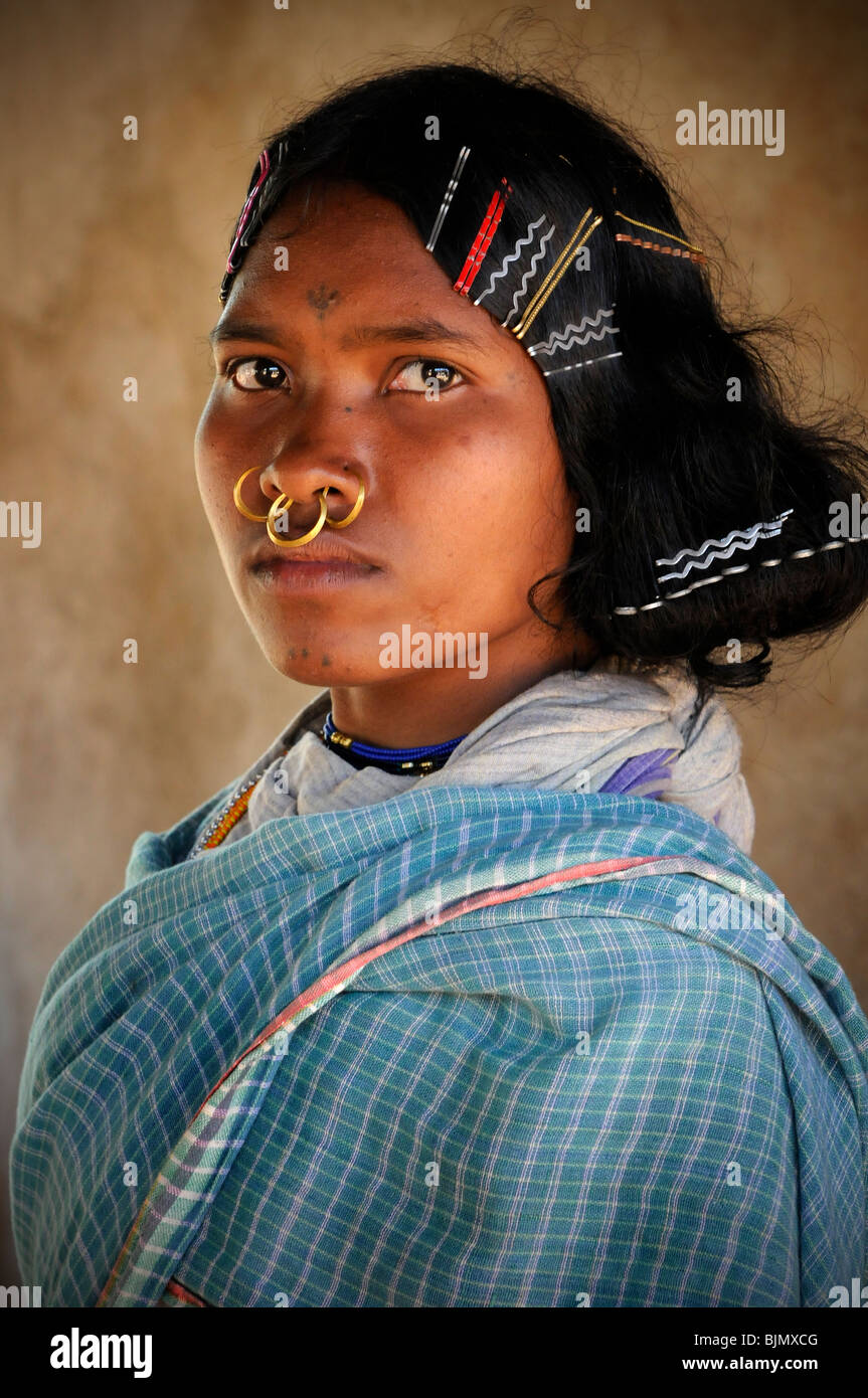 Tribal woman hi-res stock photography and images - Alamy