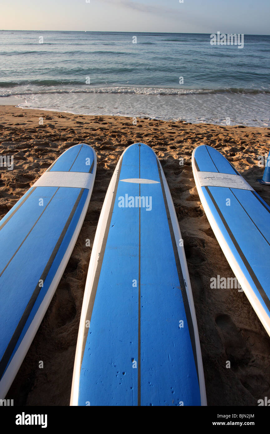Surfboard rack waikiki beach hires stock photography and images Alamy