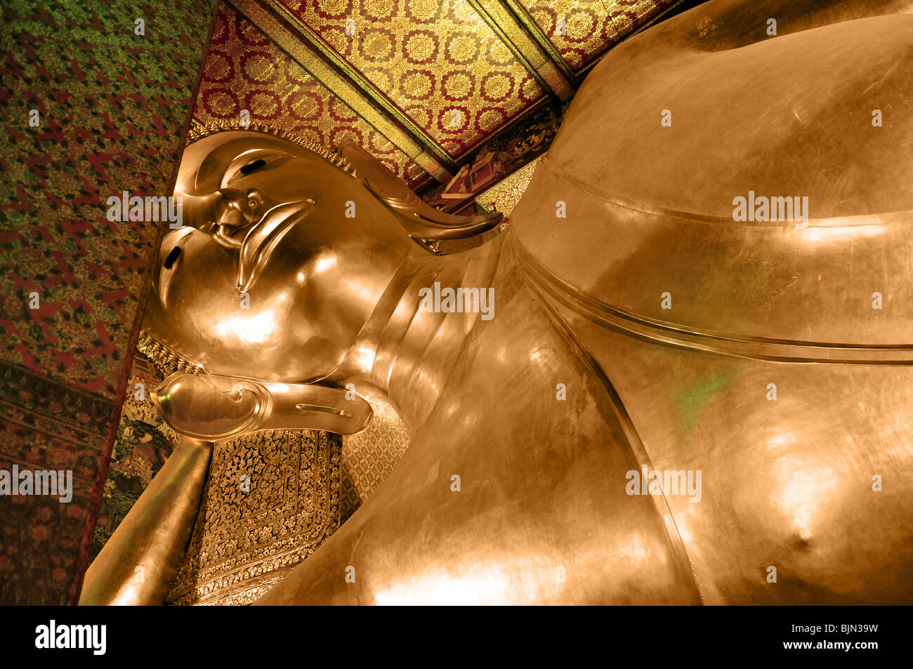 Lying Golden Buddha in Wat Pho, Bangkok Stock Photo