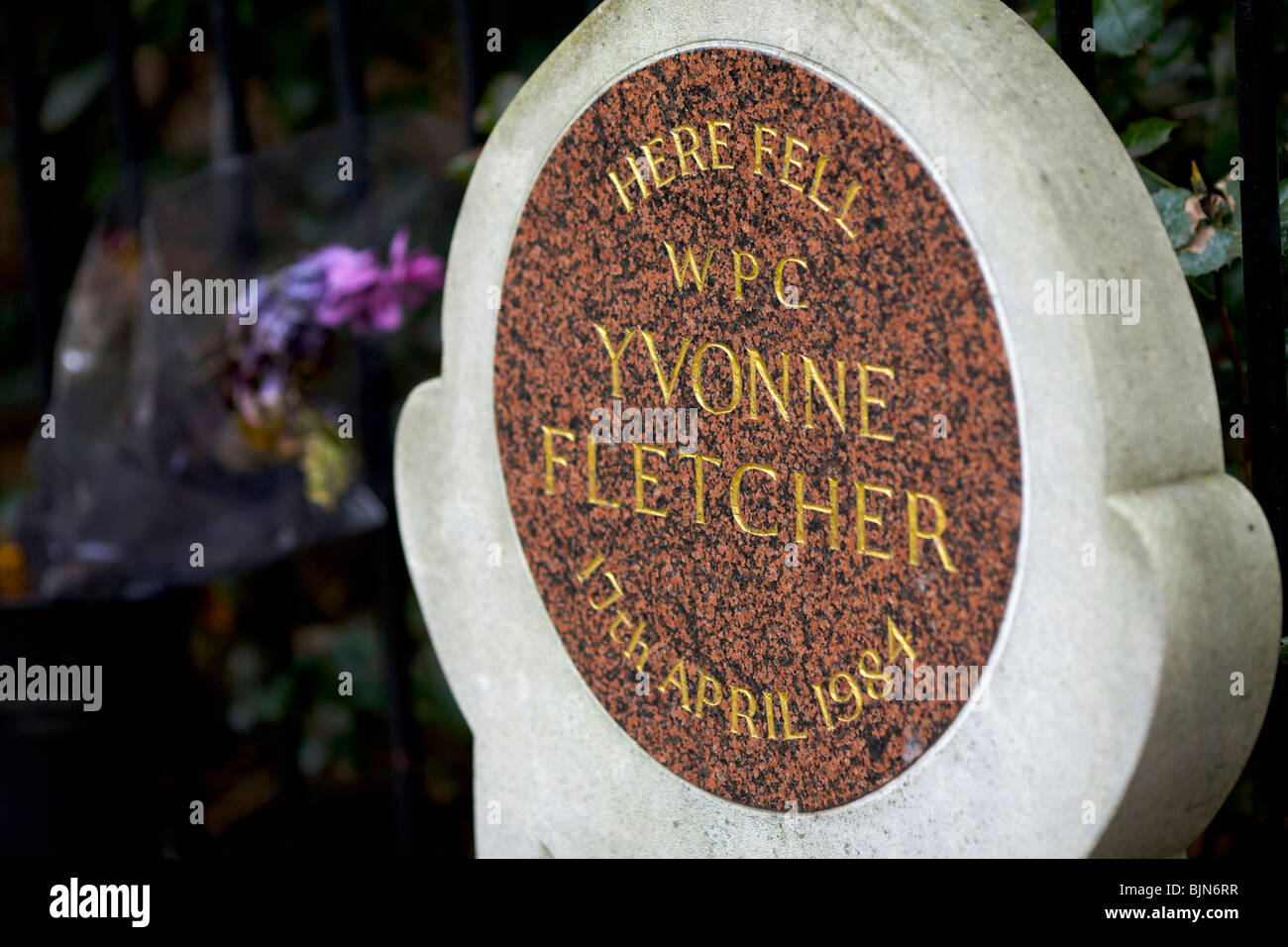 Memorial in St James Square to WPC Yvonne Fletcher who was shot and killed during the Libyan embassy siege in 1984 in London Stock Photo