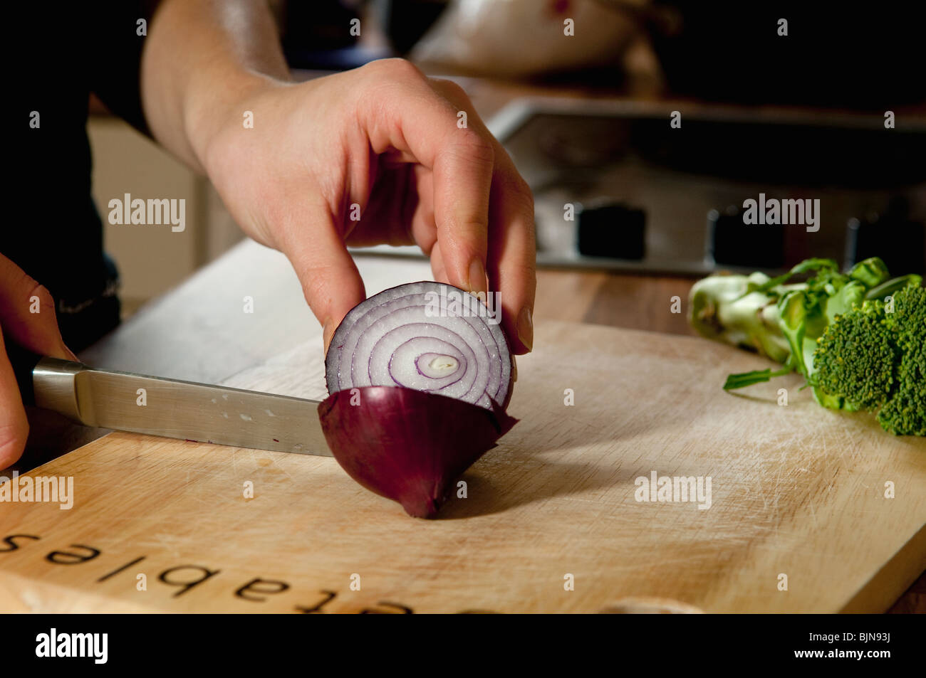 Purple onion knife hi-res stock photography and images - Alamy