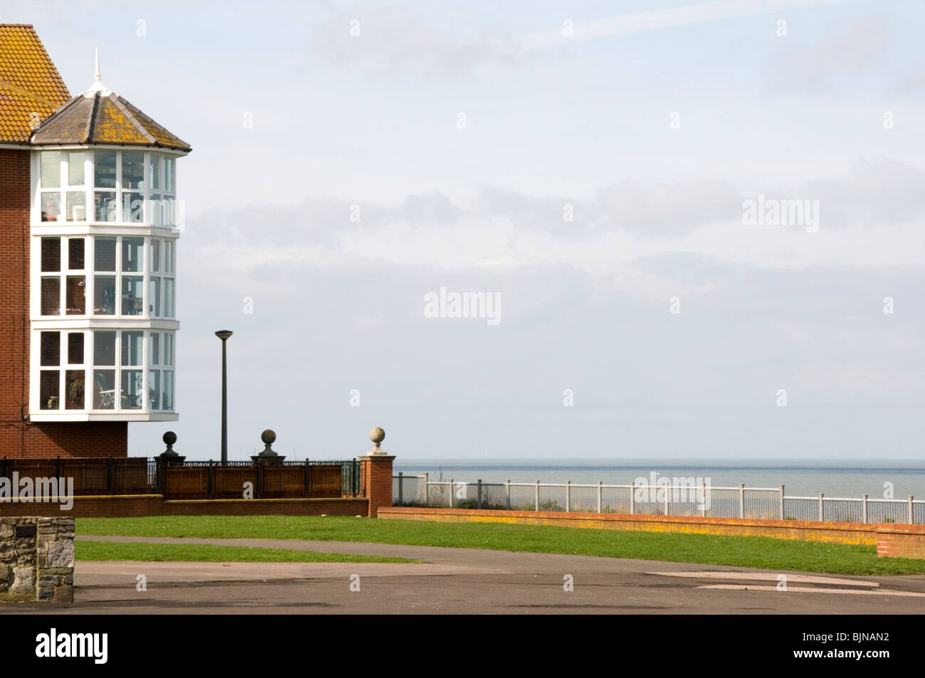 Queen's Court, Cliftonville, Margate, Kent, England Stock Photo Alamy
