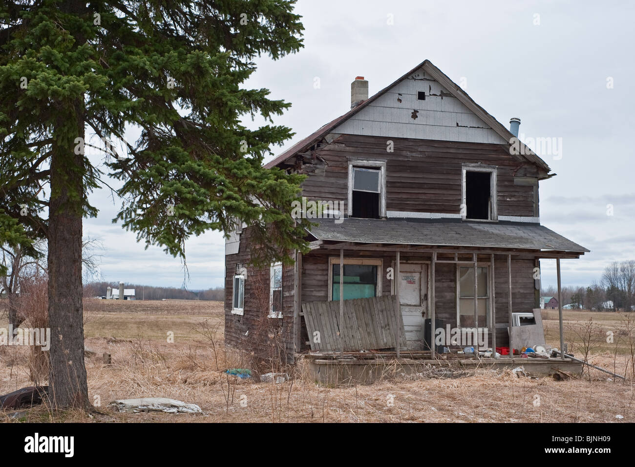 Derelict, abandoned farm house in Michigan, USA Stock Photo Alamy