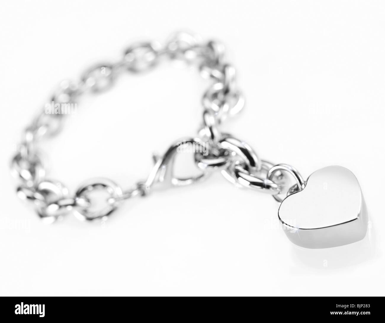 Heart, Silver, chain Stock Photo - Alamy