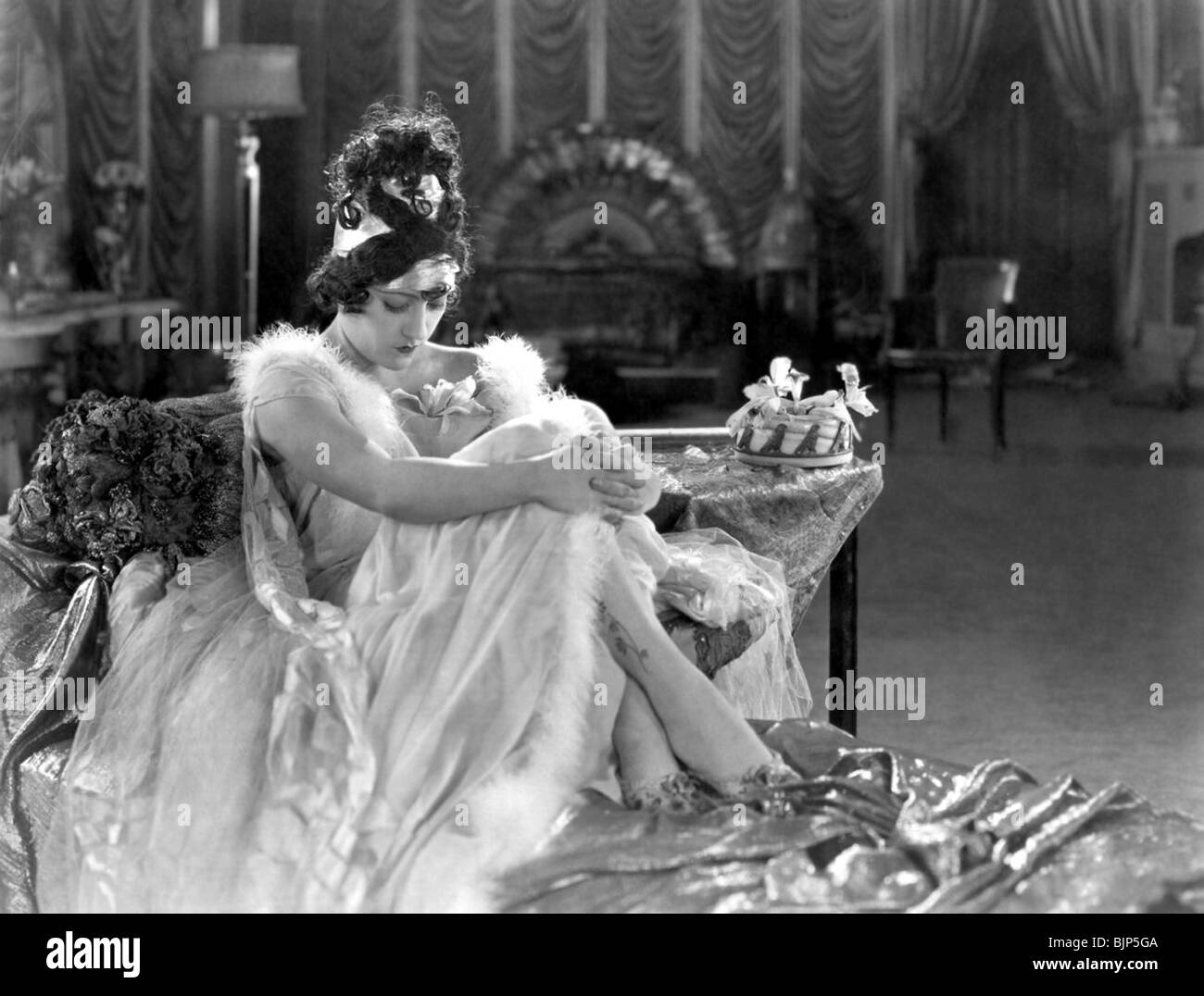 Gloria swanson hi-res stock photography and images - Alamy