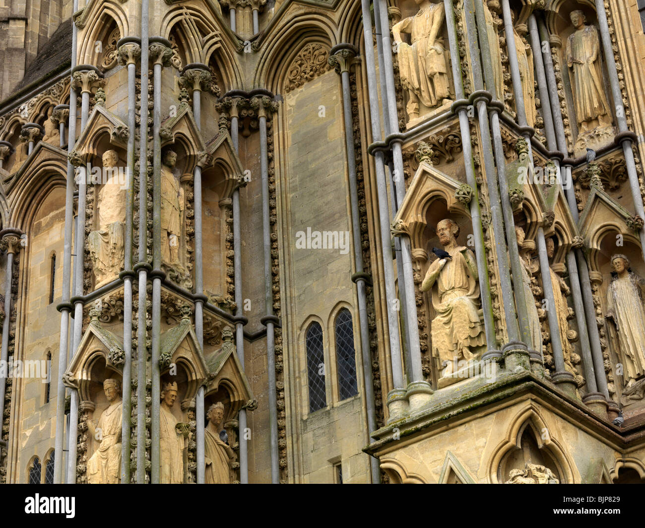 Wells cathedral statue hi-res stock photography and images - Alamy