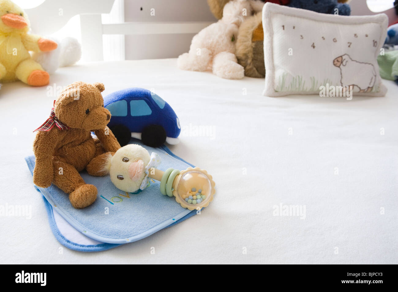 Babys stuffed animal hi-res stock photography and images - Alamy