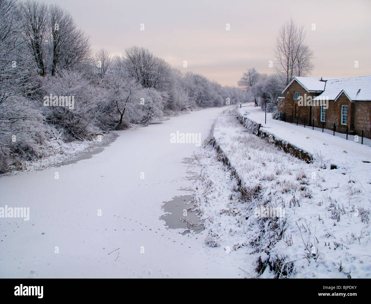 Frozen Forth and Clyde canal in winter Stock Photo