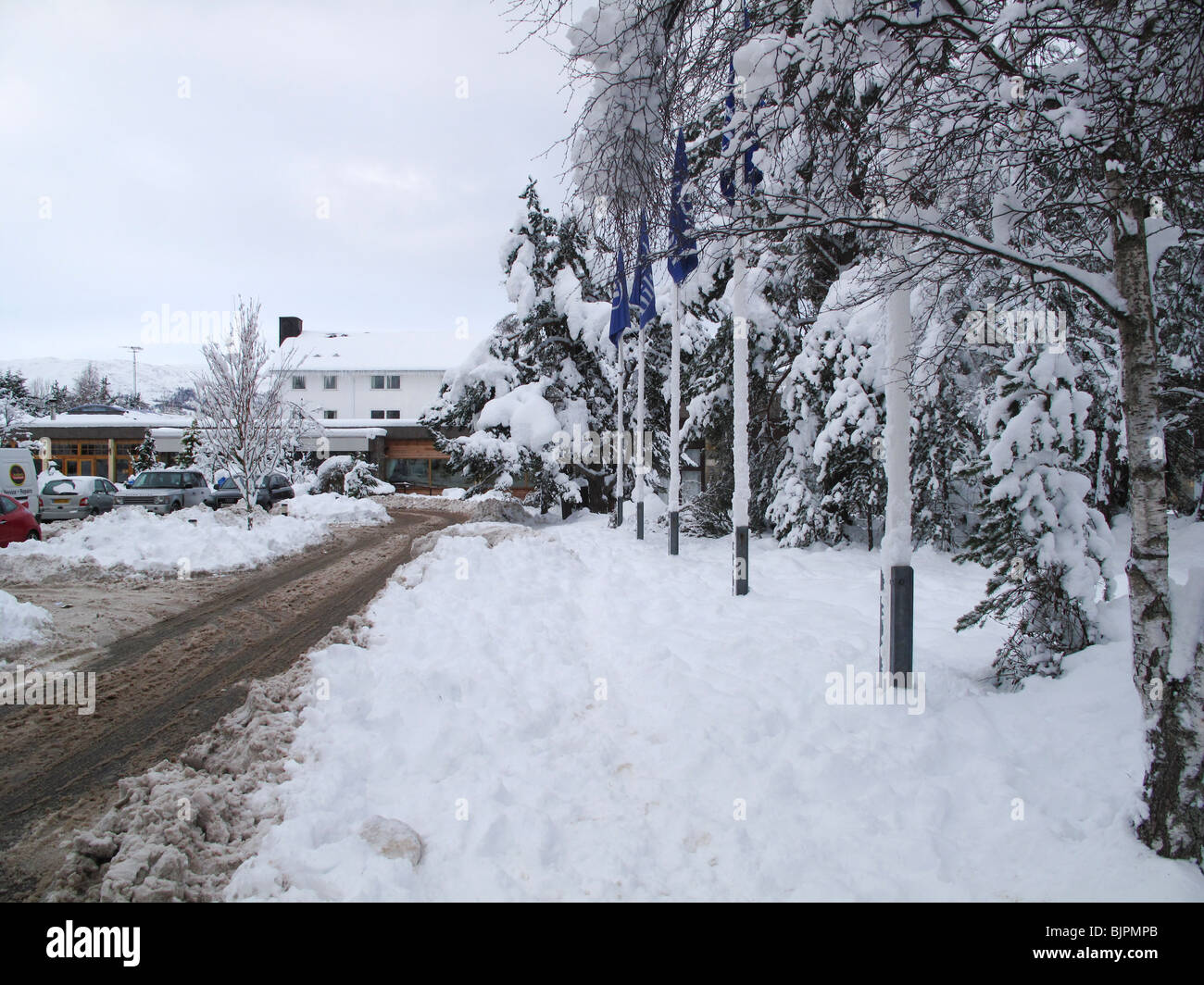 Hilton Coylumbridge Hotel Aviemore in heavy winter snow Stock Photo Alamy