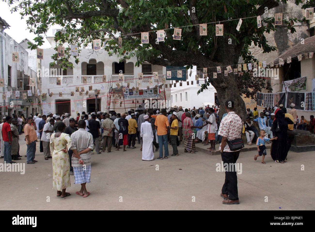 Crowds outside Lamu fort during Maulidi Stock Photo