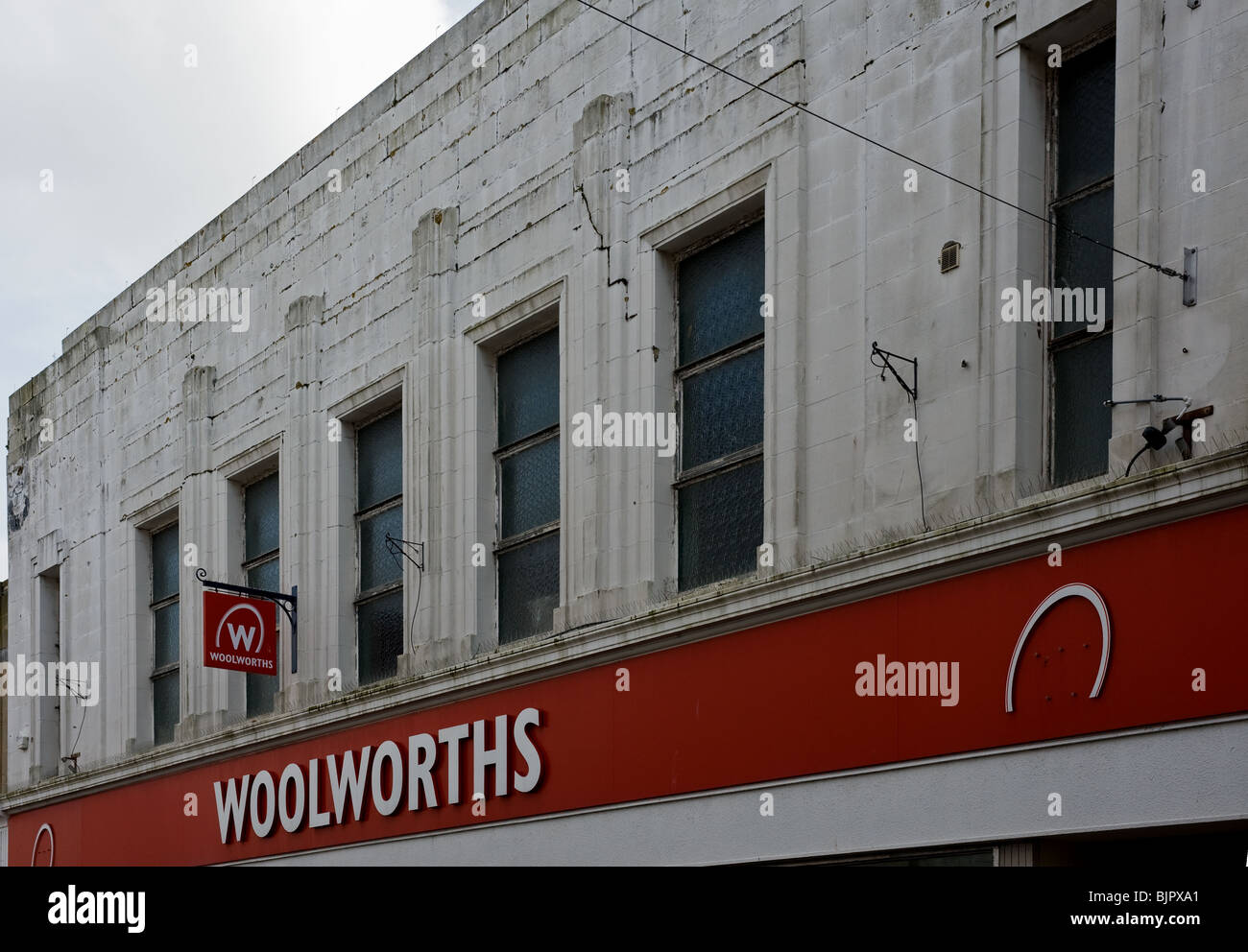 A closed down Woolworths building in Falmouth in Cornwall Stock Photo