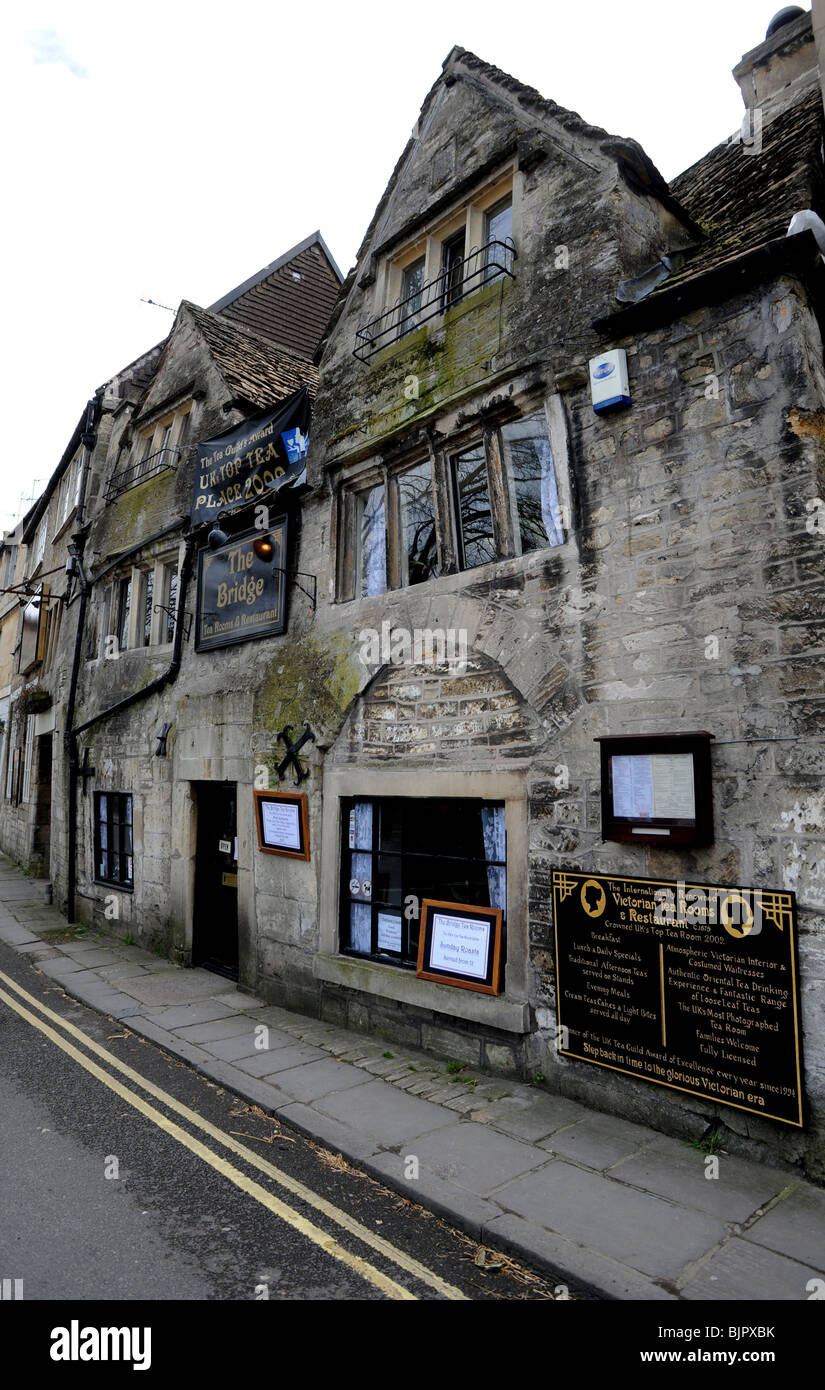 The Bridge Tea Rooms and restaurant popular tourist attraction built in 1675 in Bradford on Avon Stock Photo
