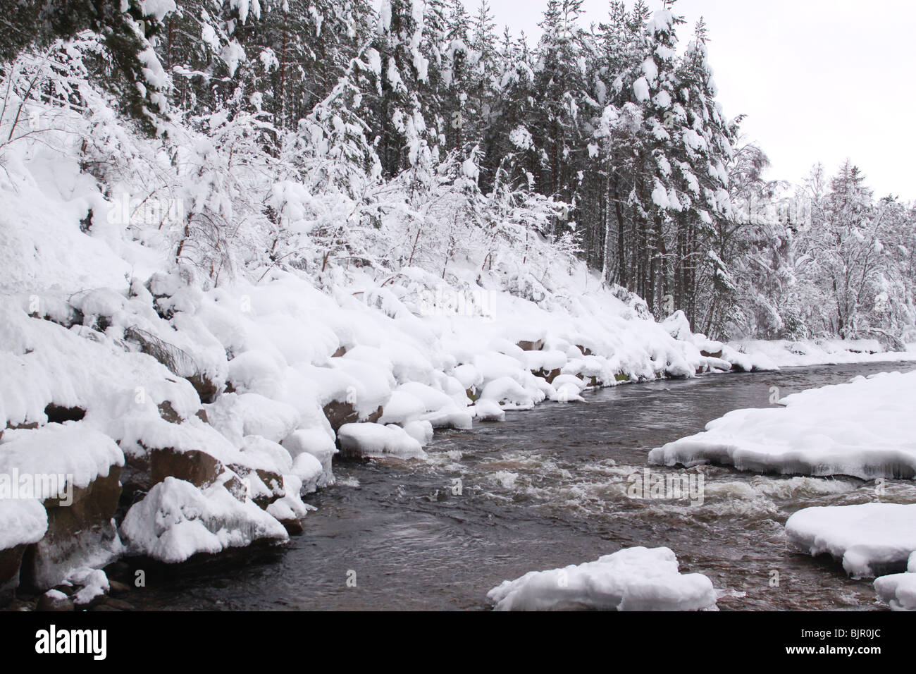 Frozen River Druie Coylumbridge Aviemore Stock Photo Alamy