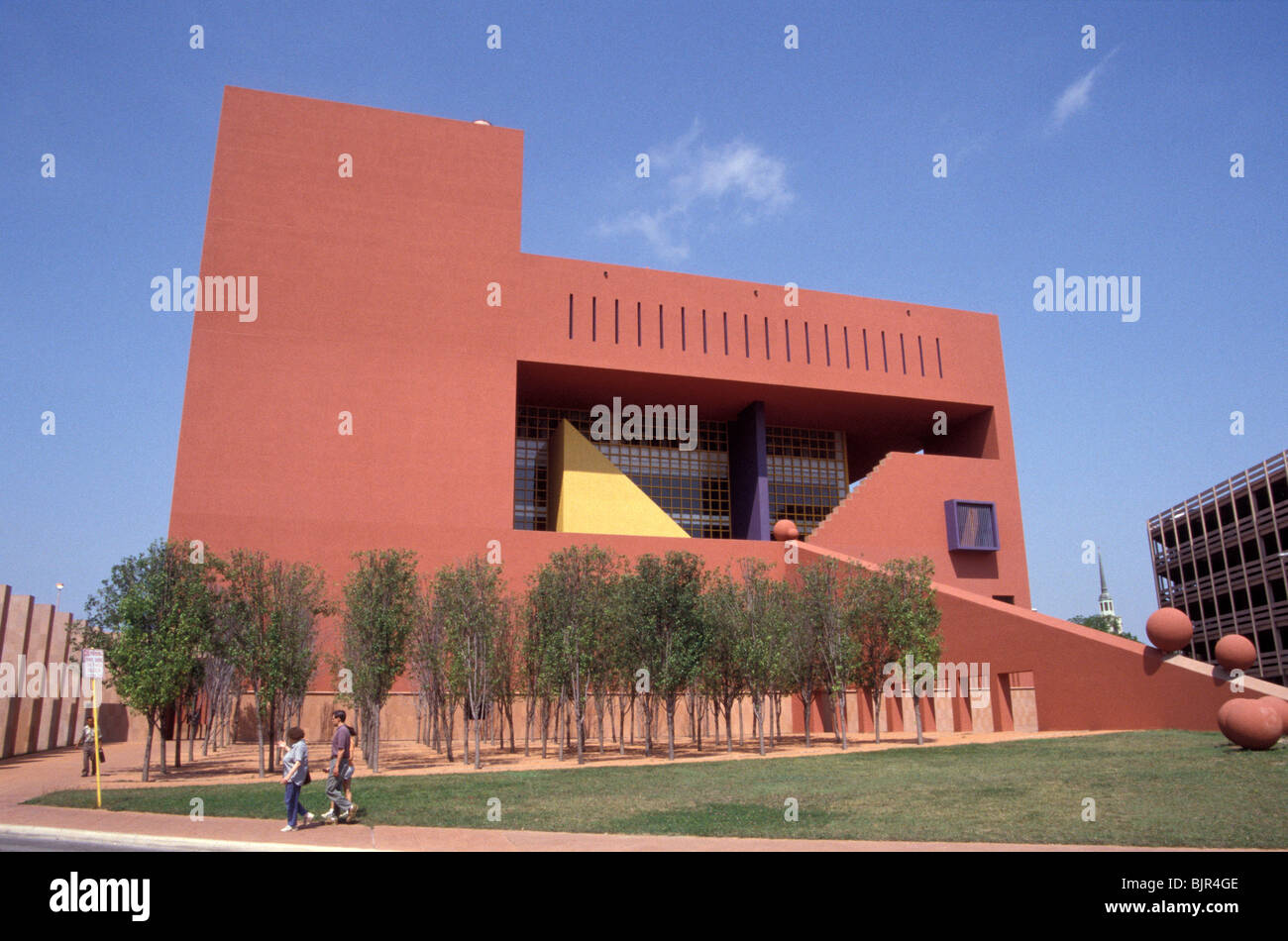 San Antonio Central Library building designed by Mexican architect Ricardo Legorreta, San Antonio, Texas Stock Photo
