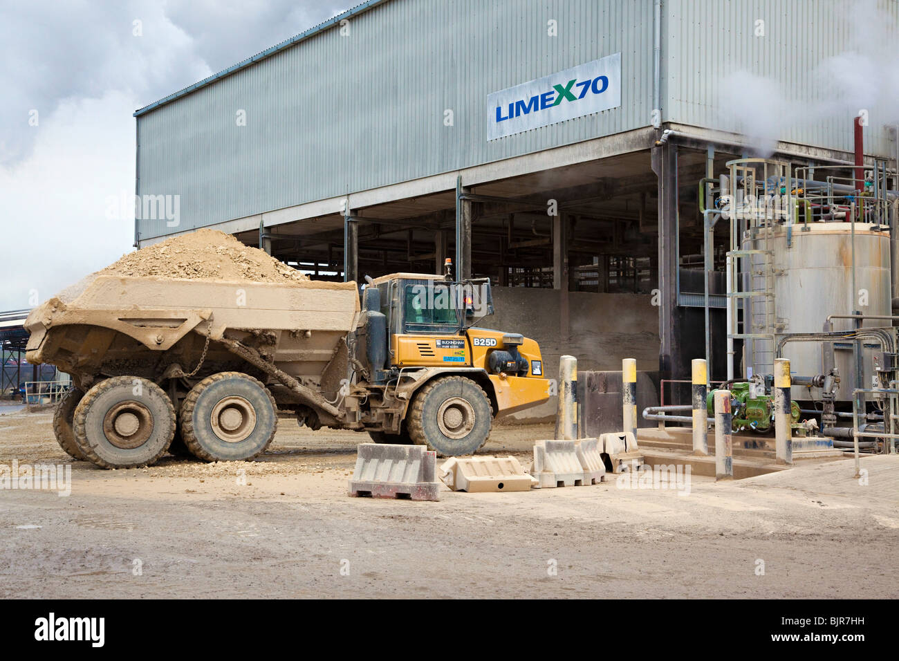 LimeX 70 production, lime for agricultural use Stock Photo Alamy