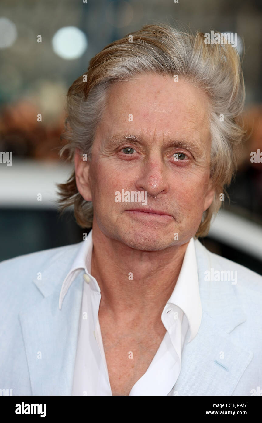 michael-douglas-ghosts-of-girlfriends-past-world-premiere-hollywood-los