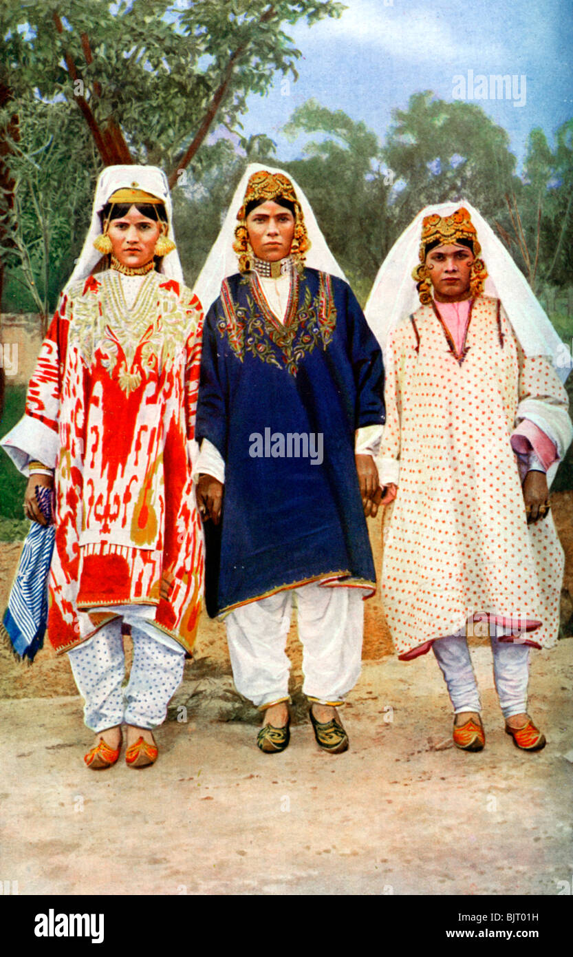 Kashmiri women, India, 1922.Artist: Publishers Photo Service Stock Photo -  Alamy
