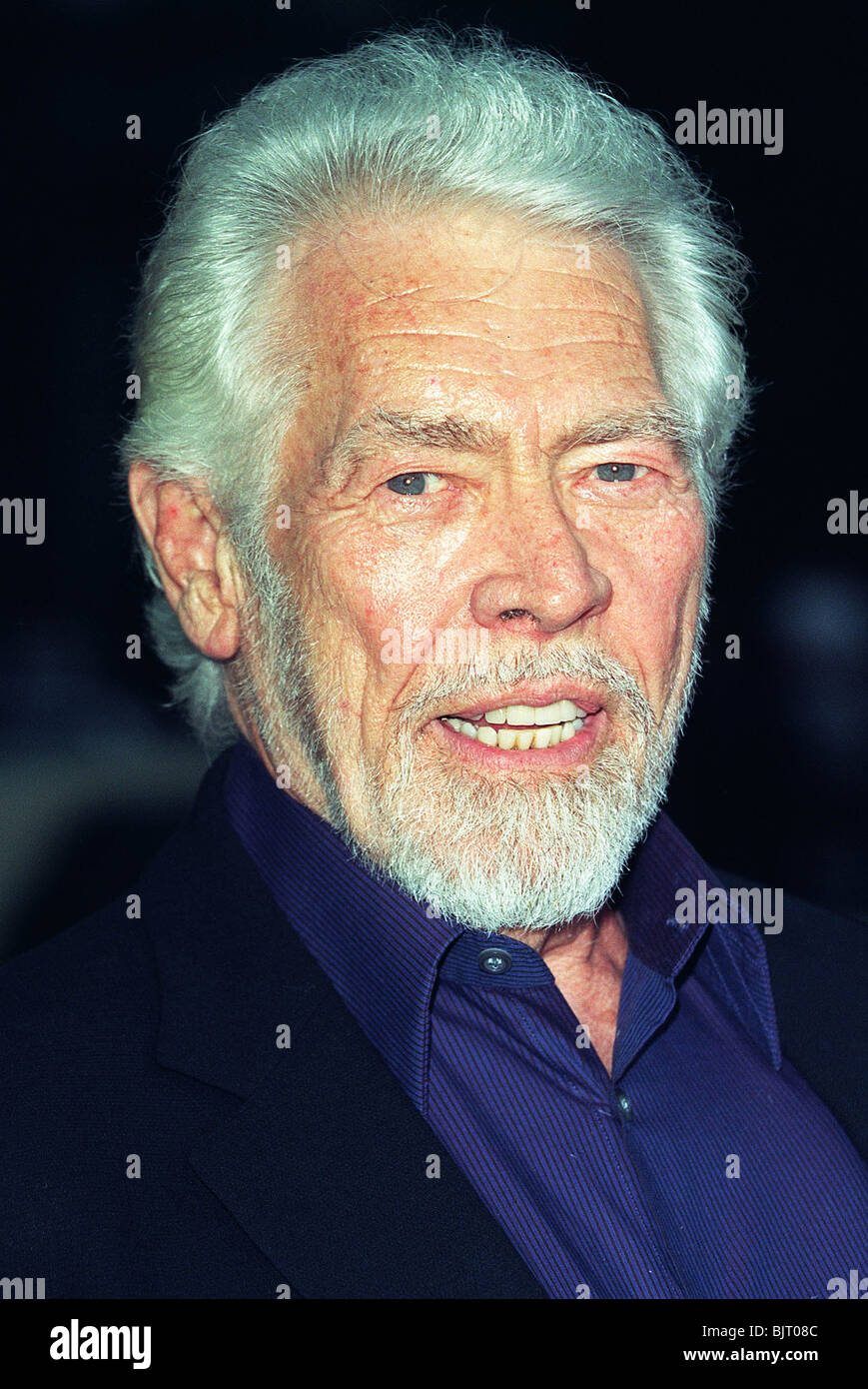 James coburn 2001 hi-res stock photography and images - Alamy