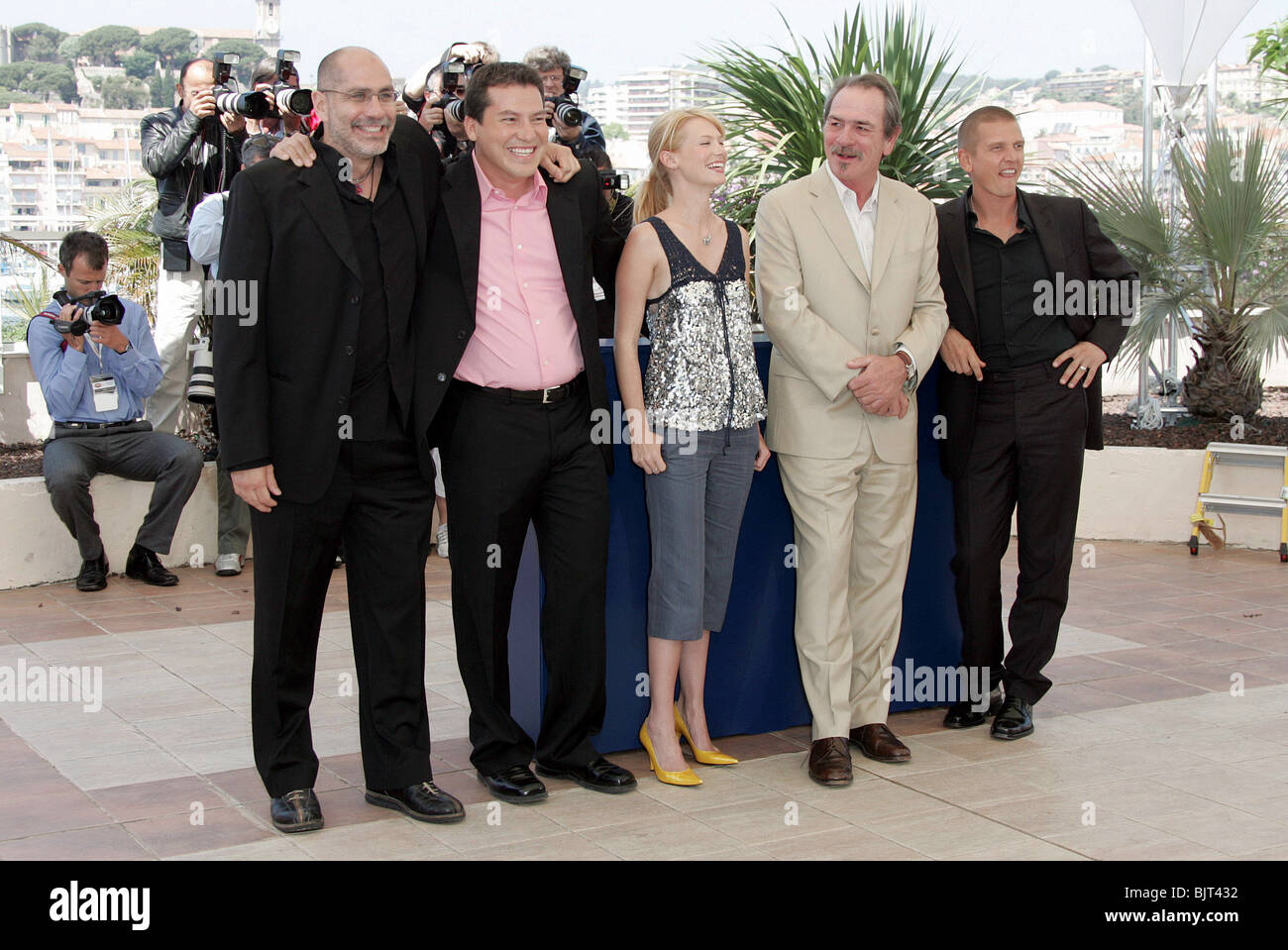 CAST OF 3 BURIALS OF MELQUIADES ESTRADA CANNES FILM FESTIVAL 2005 CANNES FRANCE 19 May 2005 Stock Photo