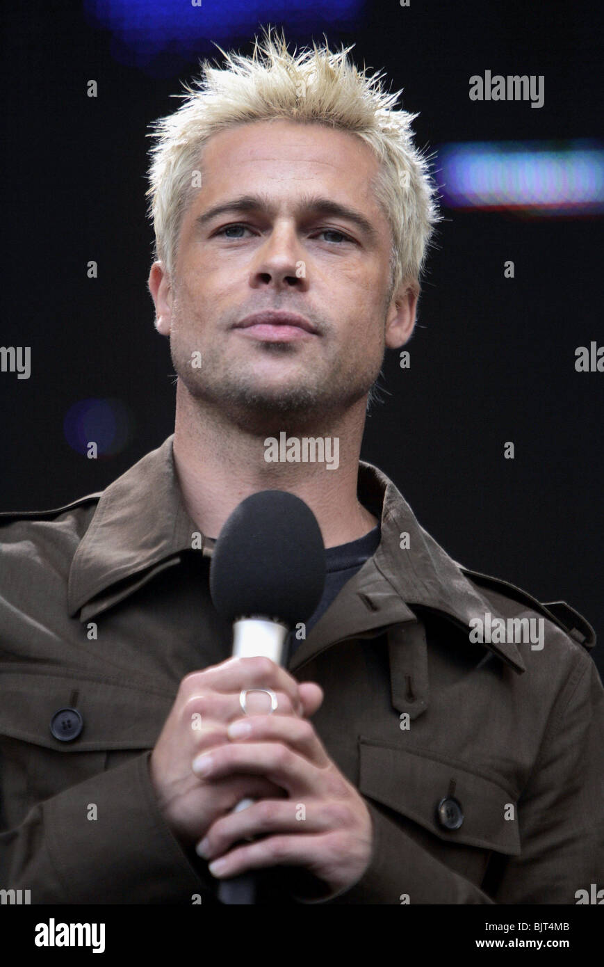 BRAD PITT LIVE 8 HYDE PARK LONDON ENGLAND 02 July 2005 Stock Photo Alamy