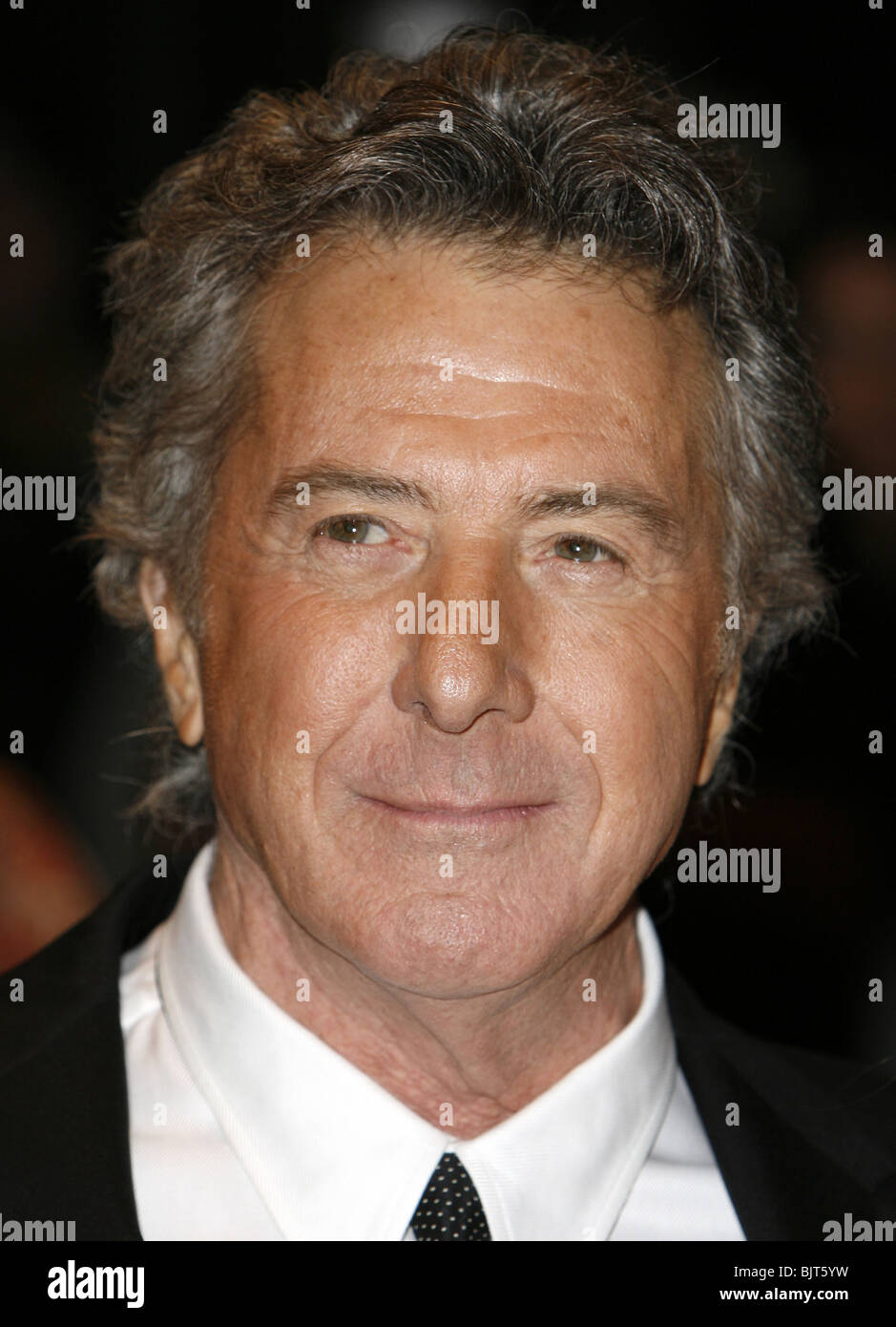 DUSTIN HOFFMAN STRANGER THAN FICTION PREMIERE THE ODEON LONDON 20 October 2006 Stock Photo Alamy