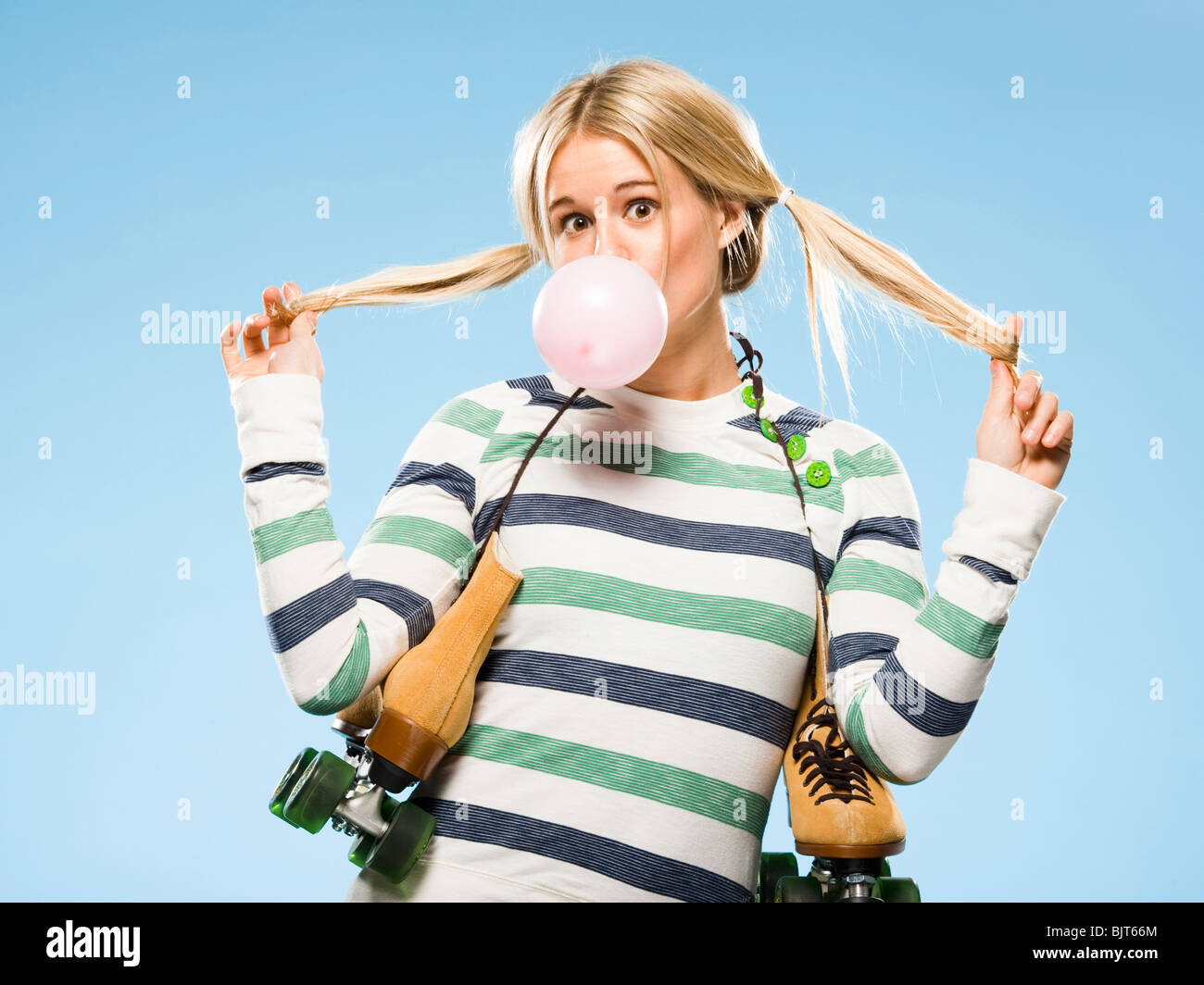 Что эта девушка позволяет. Что эта девушка позволяет