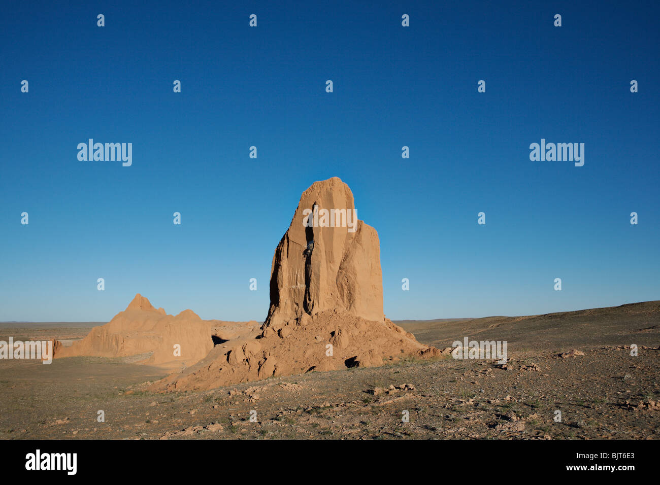 Bayanzag, the Flaming Cliffs, are home to many dinosaur fossils and dinosaur eggs. Gobi Desert, Mongolia. Stock Photo