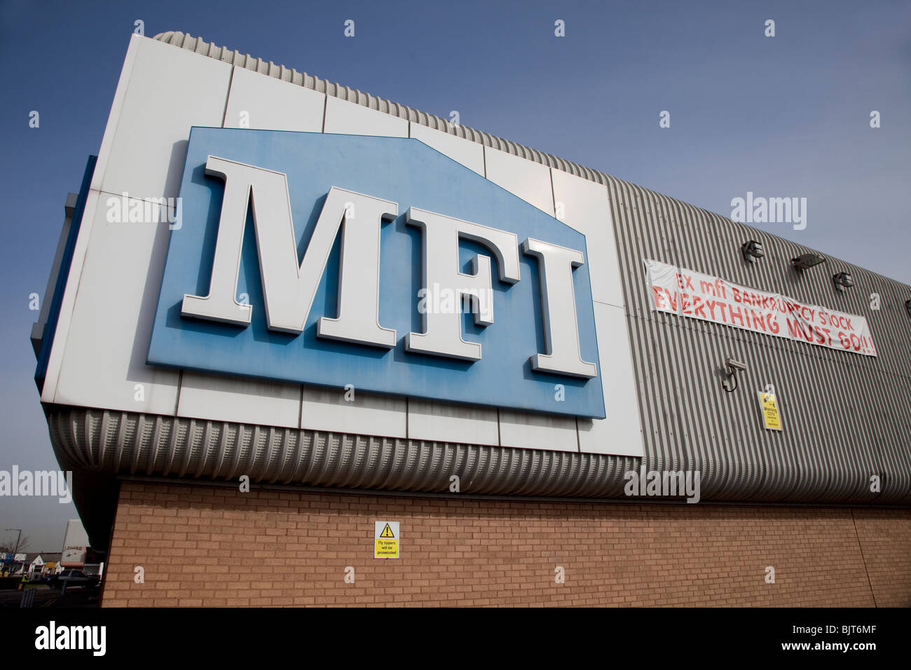 closed Mfi retail site North London Stock Photo