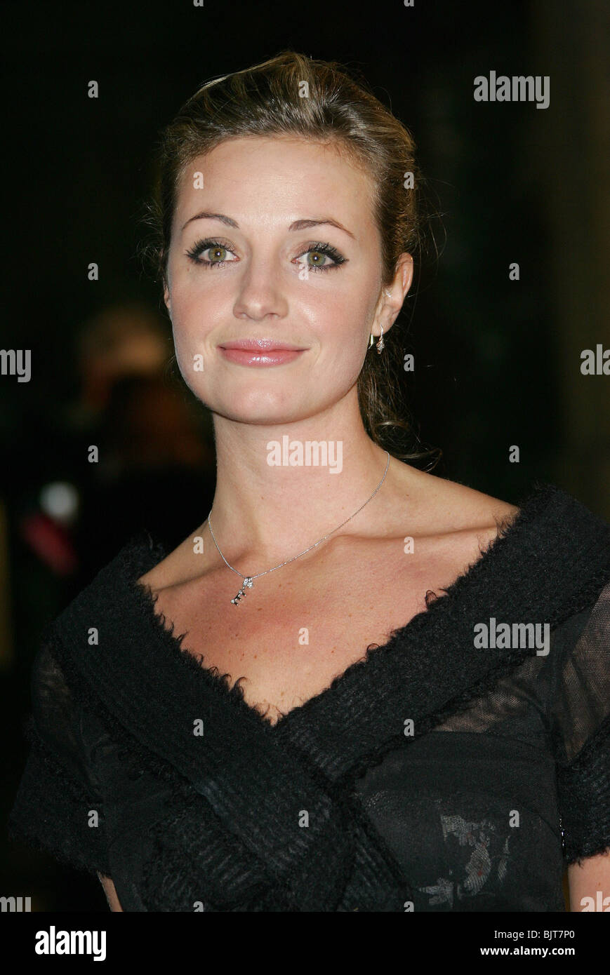 ELIZE DUTOIT THE CHRONICLES OF NARNIA FILM PREMIER THE ROYAL ALBERT