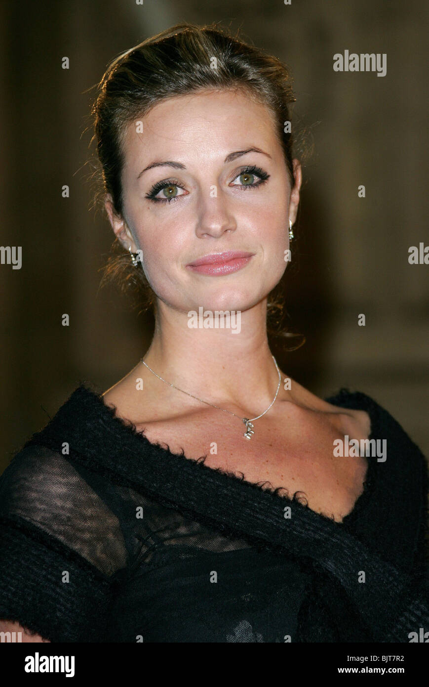 ELIZE DUTOIT THE CHRONICLES OF NARNIA FILM PREMIER THE ROYAL ALBERT